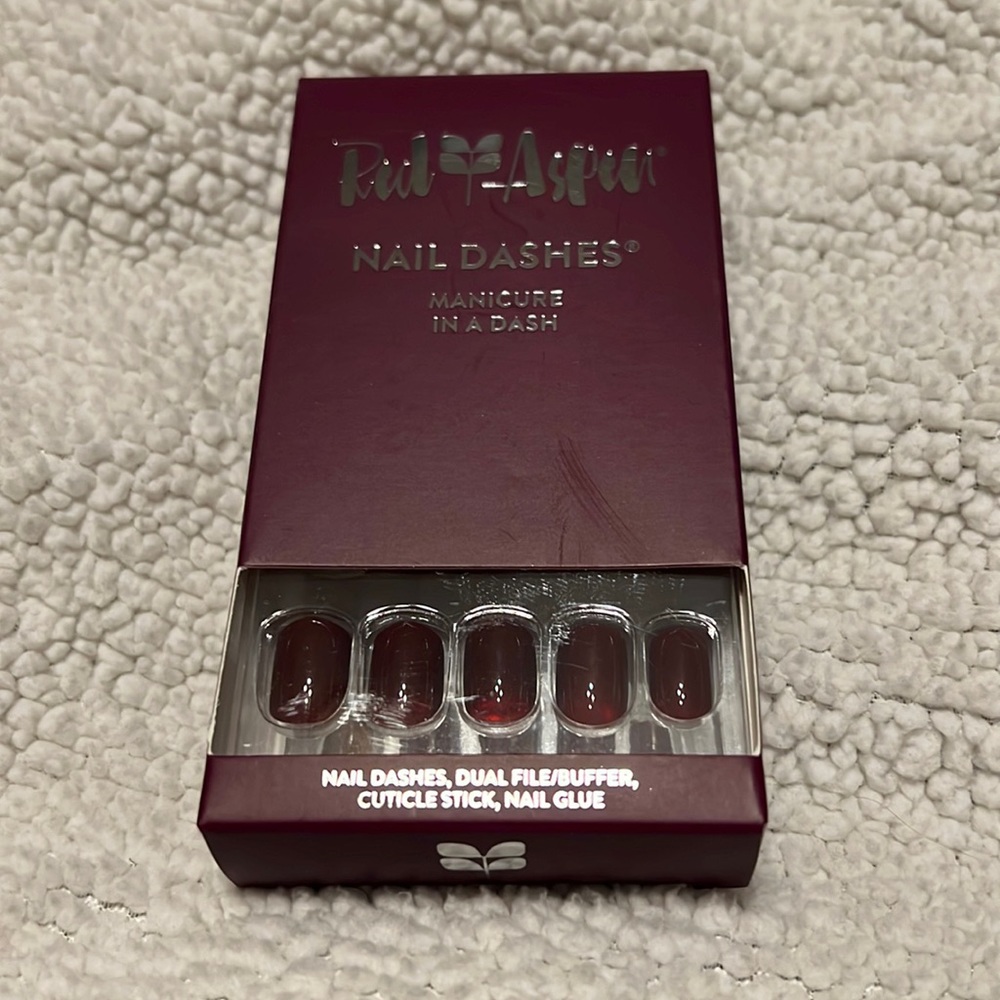 Red Aspen Nails- Maroon